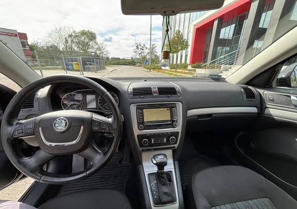 Skoda Octavia cena 27000 przebieg: 272000, rok produkcji 2012 z Wrocław małe 79